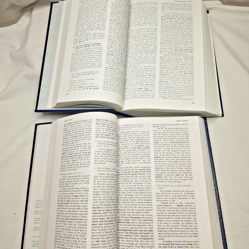The‎ Bible Knowledge Commentary 2 Volume Set Walvoord Zuck Hardcover Cook 2000